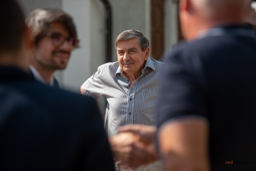 Fogadás